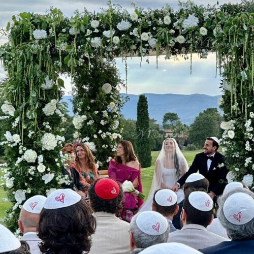 Alternative view of Houppa fleurie sur-mesure