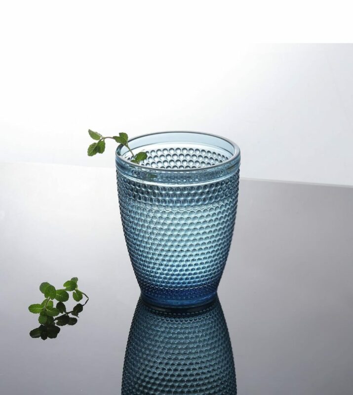 Verre bleu roi