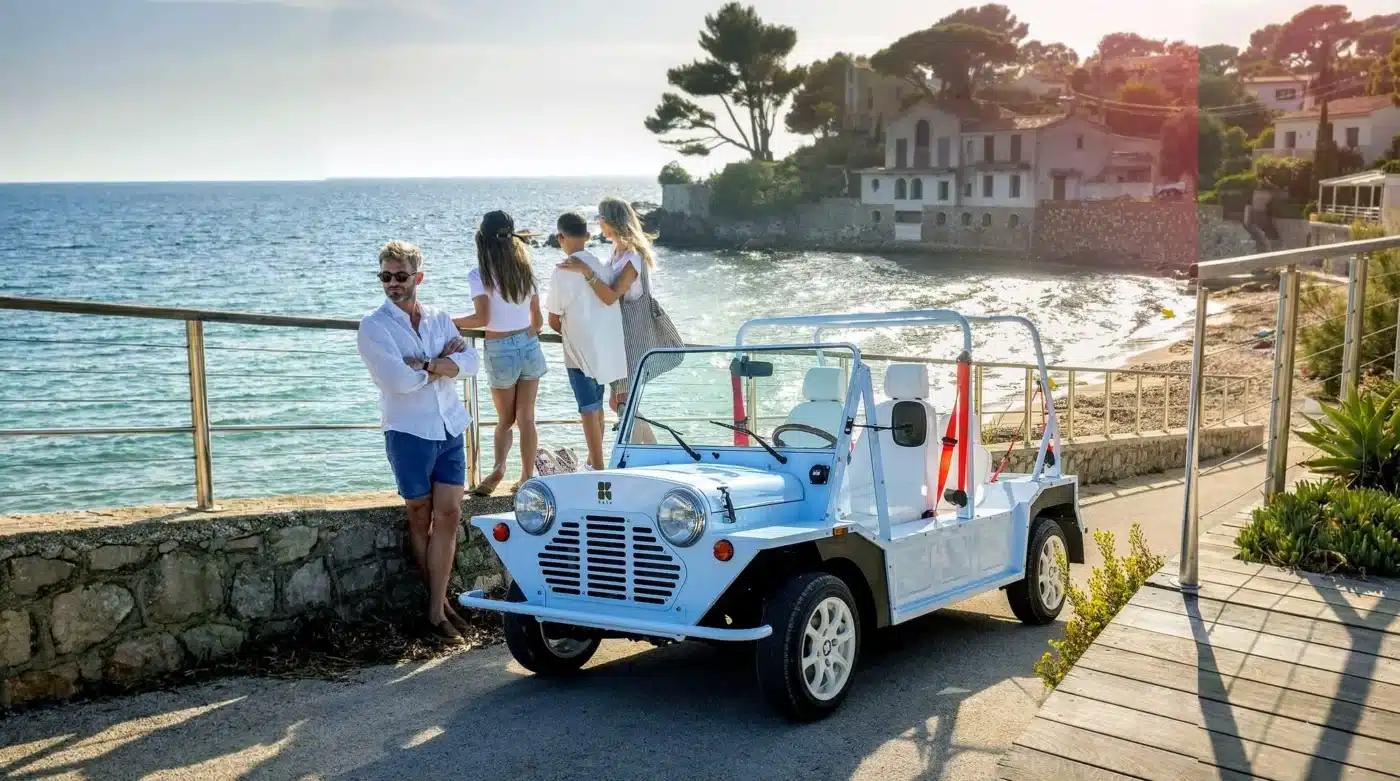 Moke électrique blanche en location au bord de la Méditerranée